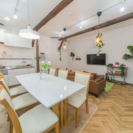 הוילה אוסקה Nao'S House Usj 一軒家貸切 מראה חיצוני תמונה