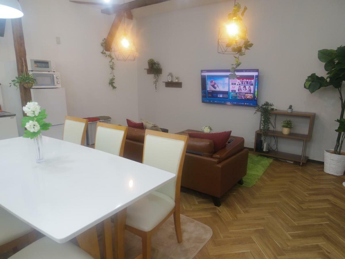 הוילה אוסקה Nao'S House Usj 一軒家貸切 מראה חיצוני תמונה